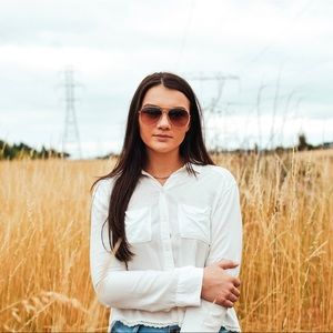 Meet your Posher, Lena